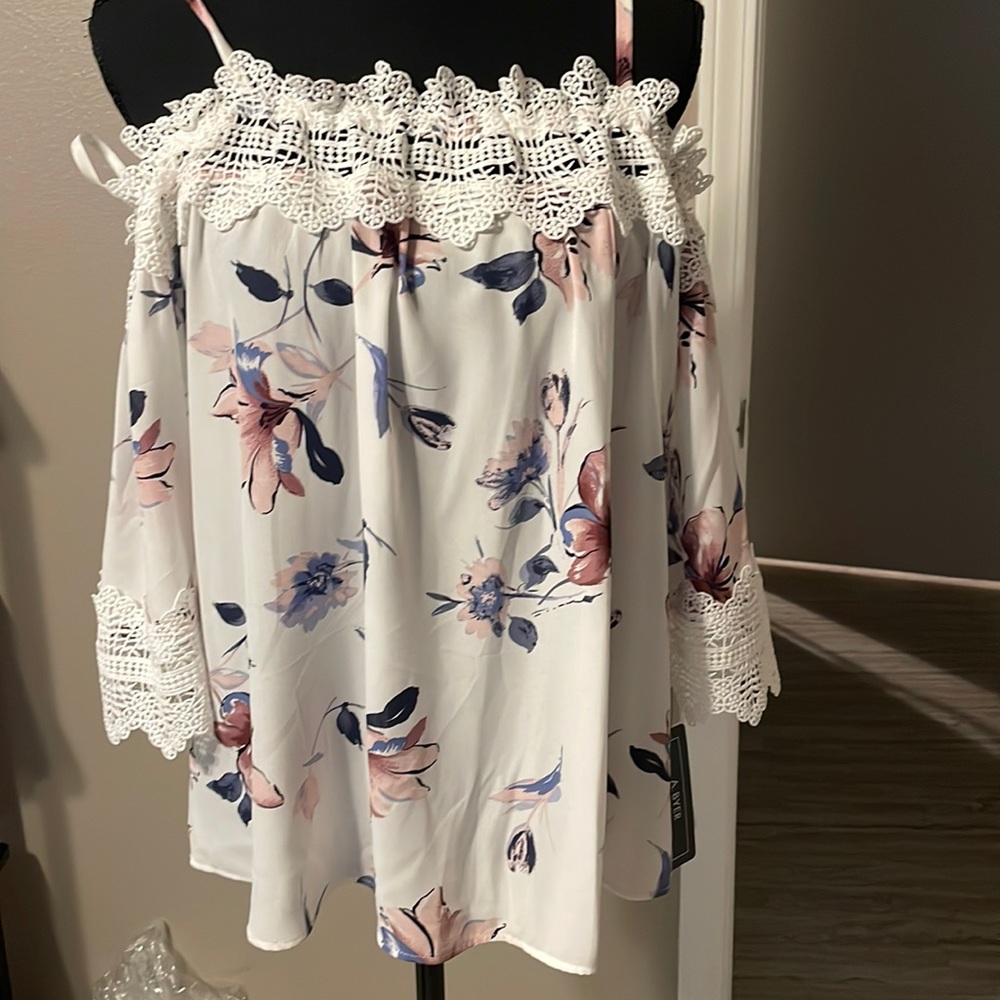 Off shoulder cute floral top